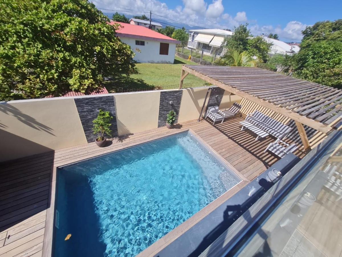Jasmin Standing Piscine Chauffee 4 Ch 9 Pers Baie-Mahault