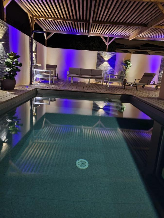 Jasmin Standing Piscine Chauffee 4 Ch 9 Pers Villa