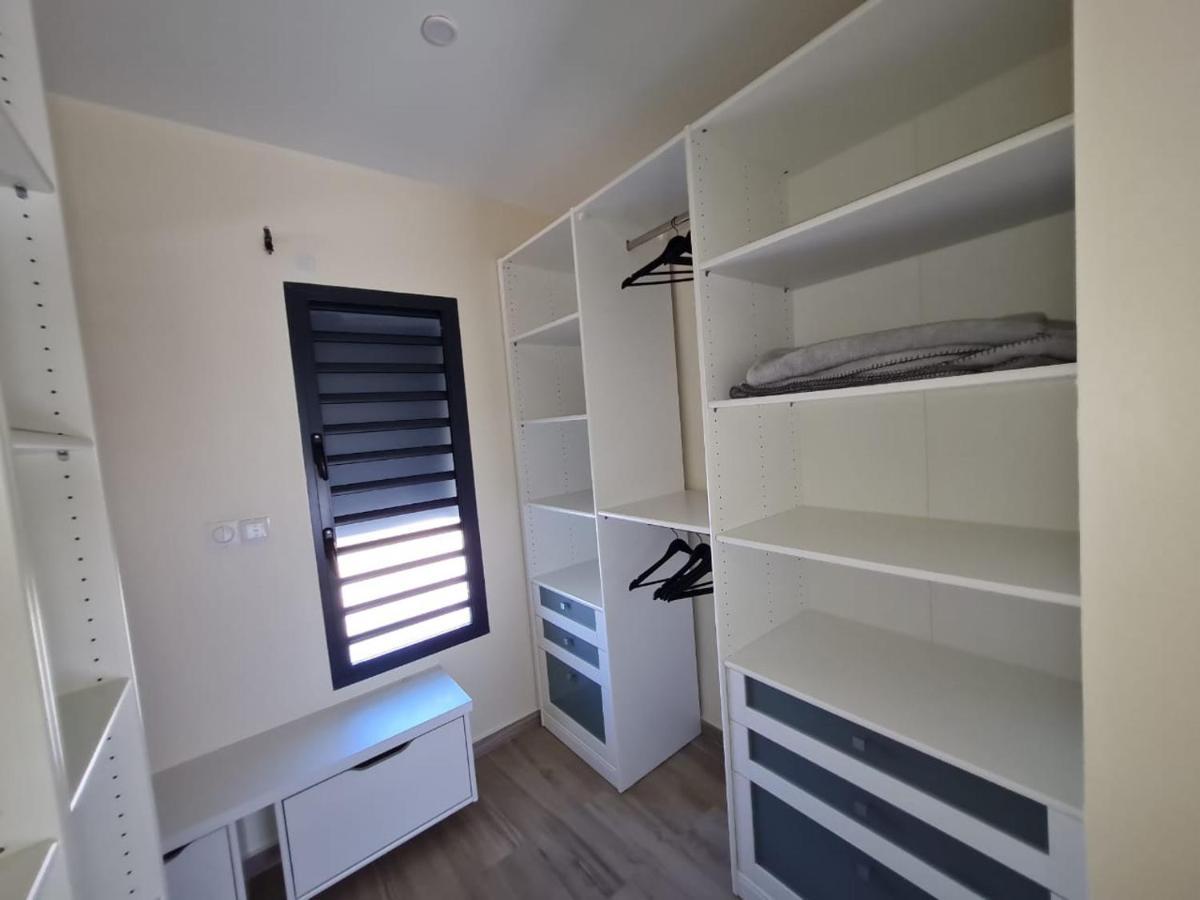 Jasmin Standing Piscine Chauffee 4 Ch 9 Pers Baie-Mahault