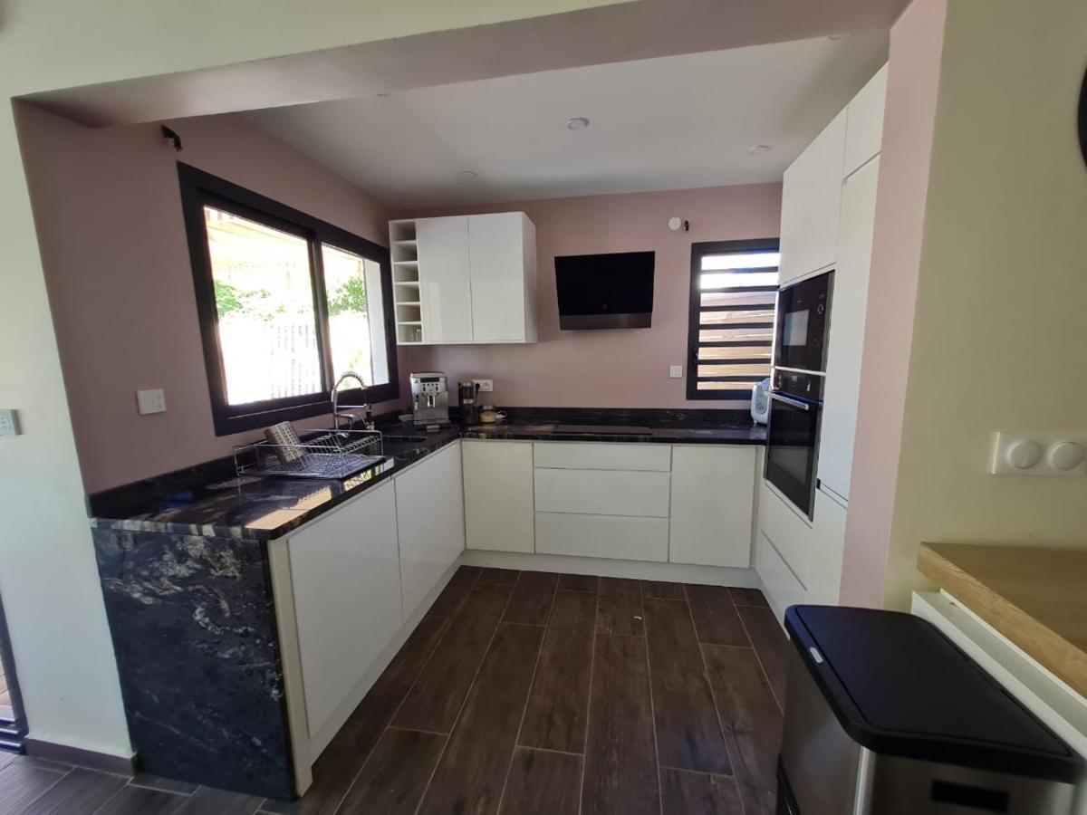 Villa Jasmin Standing Piscine Chauffee 4 Ch 9 Pers Baie-Mahault