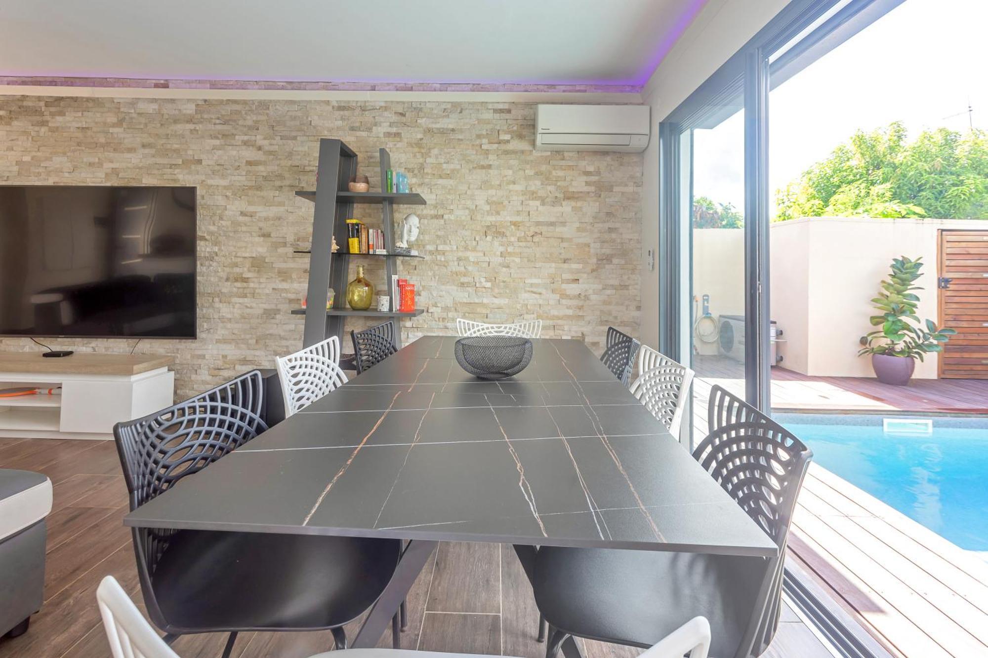 Jasmin Standing Piscine Chauffee 4 Ch 9 Pers Baie-Mahault